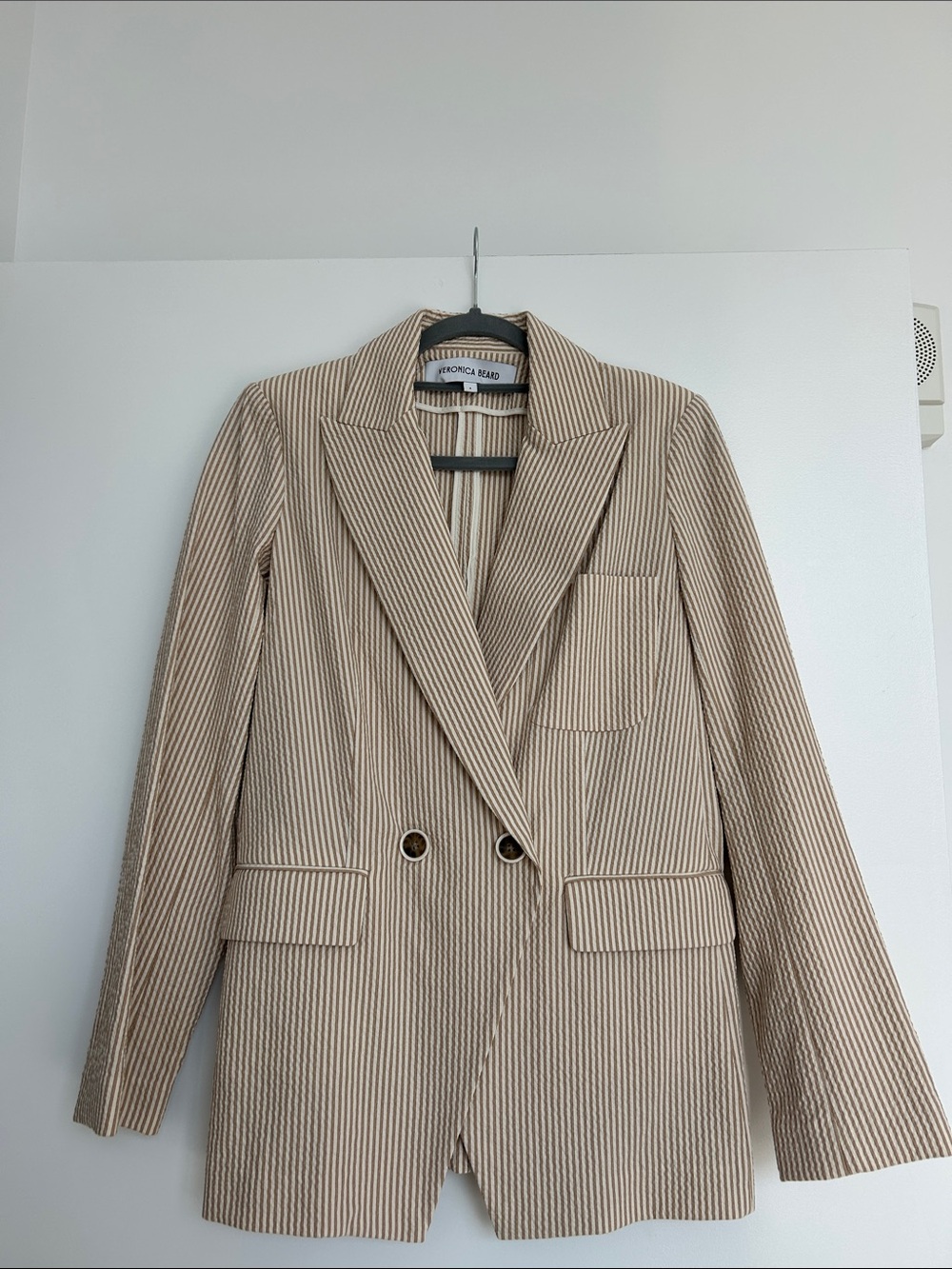 Veronica Beard Beige Pinstripe Double-Breasted Seersucker Blazer - Picture 1 of 7